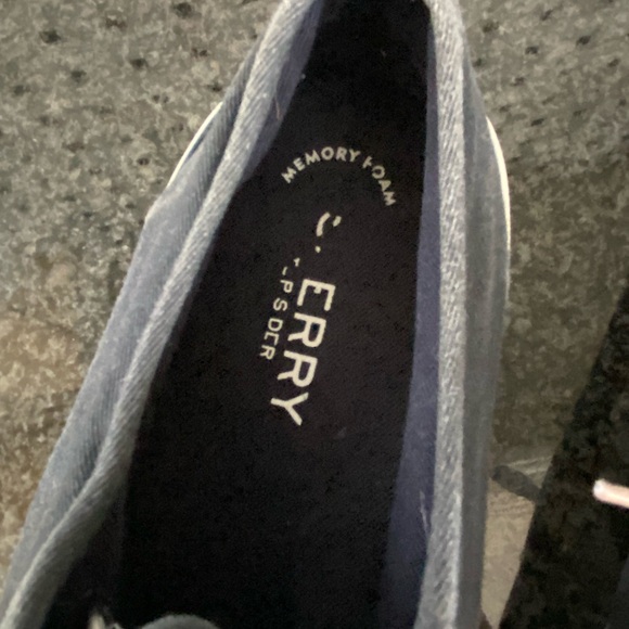 Sperry Navy and White casual sneakers - size 7 - Picture 4 of 8